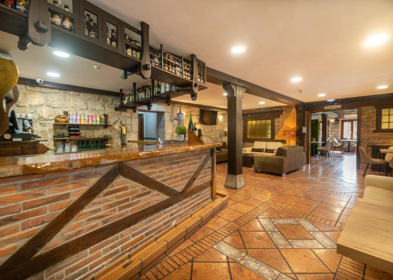 Logis Hotel Restaurante La Casa De Juansabeli Лас-Аренас Екстер'єр фото