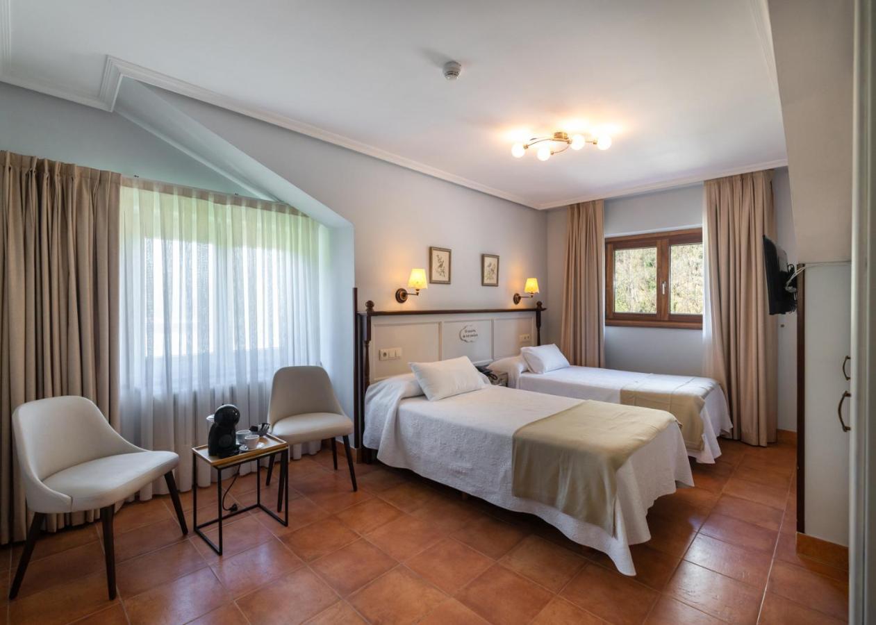 Logis Hotel Restaurante La Casa De Juansabeli Лас-Аренас Екстер'єр фото